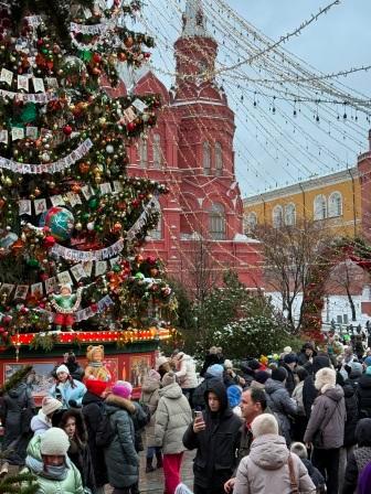 Новогоднее оформление городов России в сезоне 2025-2026 