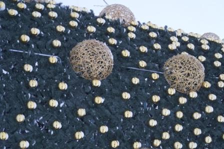 Важность безопасности в новогоднем оформлении городов: когда волшебство не должно обернуться бедой