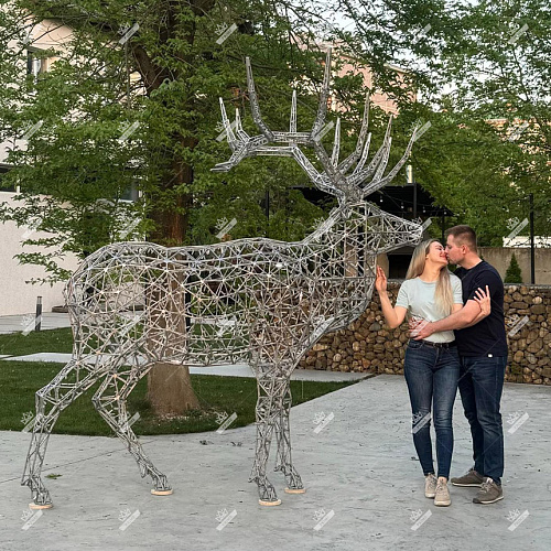 Светодиодный Полигональный Олень Марал, высота 2,65 м, ширина 2,5 м