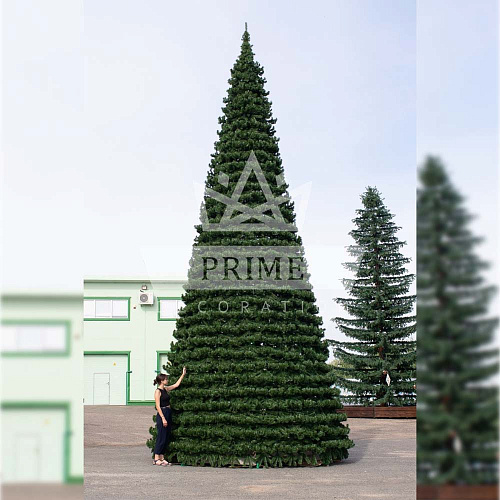 Испанская искусственная уличная елка