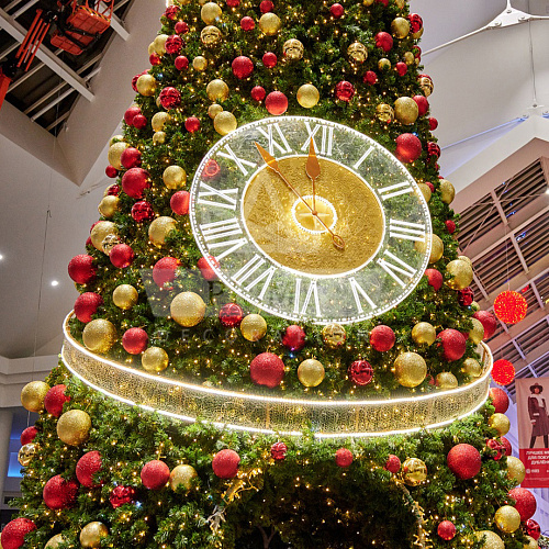 Елка с часами. Комплект оформления для искусственной уличной елки